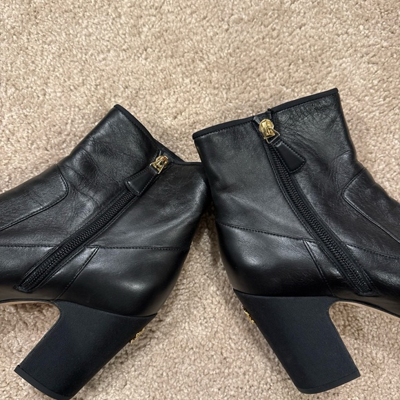 Chanel Boots - Size 38 - Picture 2 of 6